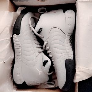 Boys size 6/fits women size 8